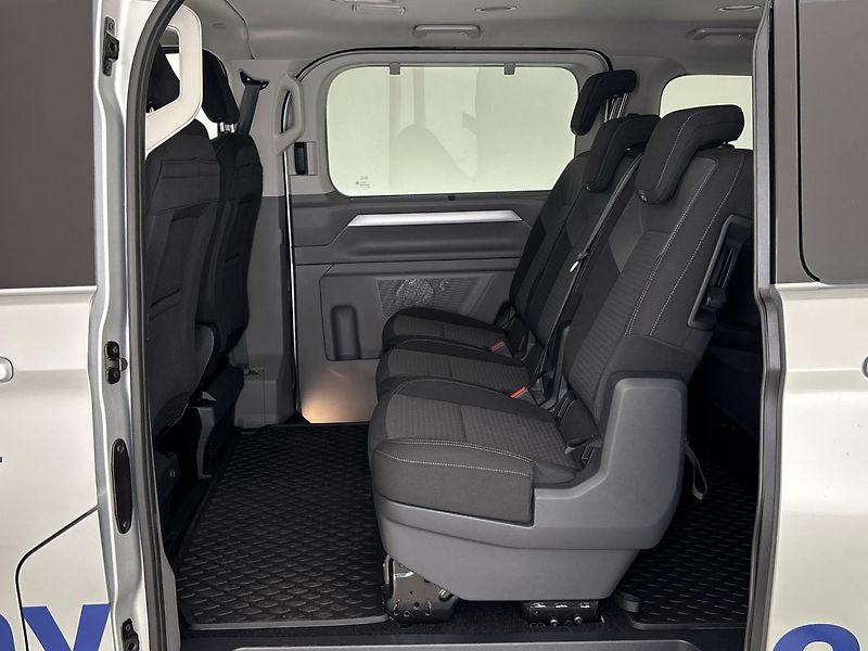 Volkswagen Caravelle Kombi - fotka 8 z 28