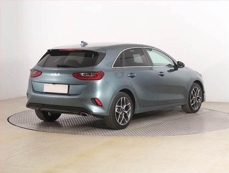 Kia Ceed (2022) Gold 1.5 T-GDI, Serv.kniha - fotka 5 z 19