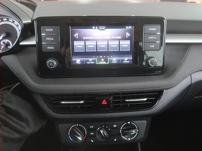 Škoda Fabia (2023) 1.0 TSI, Tempomat - fotka 12 z 18