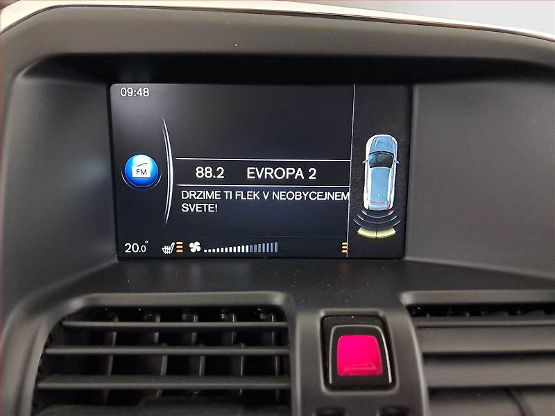 Volvo XC60 (2016) D4, 4X4, Automat, Serv.kniha - fotka 21 z 24