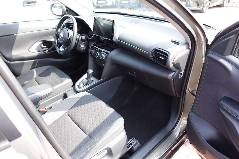 Toyota Yaris Cross 1.5TNGA 125 - 1 CVT Comfort Te - fotka 12 z 31