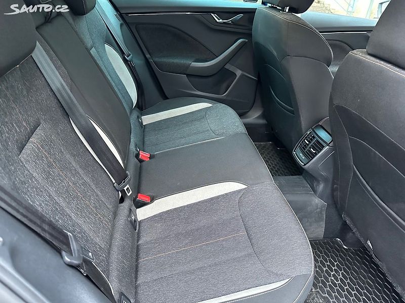 Škoda Scala 1,6 TDI Style, park. kamera - fotka 14 z 30