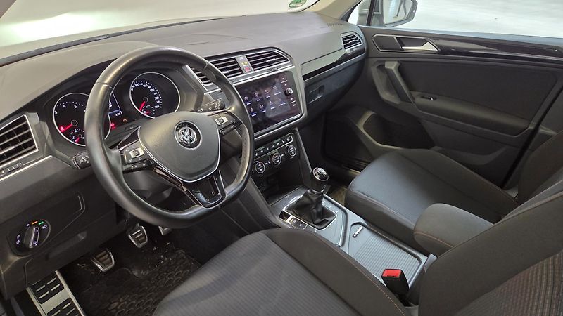 Volkswagen Tiguan - fotka 5 z 6
