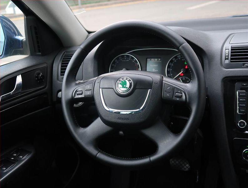 Škoda Octavia (2009) Laurin&Klement 2.0 TDI - fotka 16 z 26