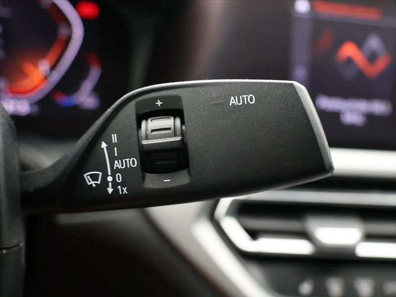 BMW Řada 3 2,0 320d 140 kW xDrive ADVANTA - fotka 20 z 34
