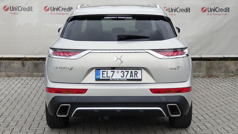 DS Automobiles DS7 Crossback 1.6 E-TENSE 4x4 Pluq-in Hybrid - fotka 4 z 25