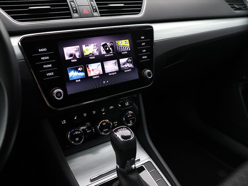 Škoda Superb 2.0 TDI 110kW LED Ambition DPH - fotka 16 z 26