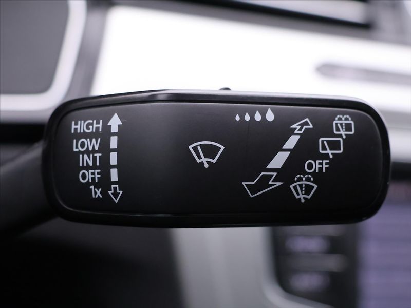 Volkswagen Passat 2,0 TDI 110kW DSG Comfort Navi - fotka 18 z 31