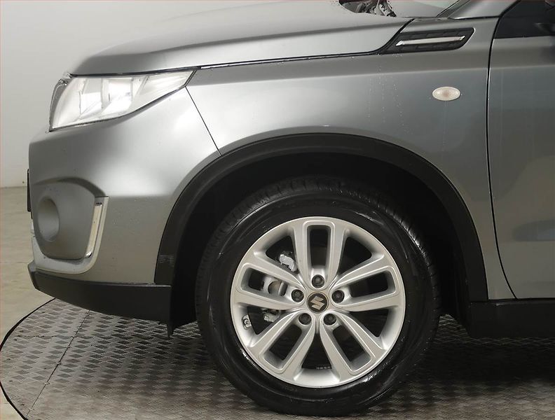 Suzuki Vitara (2019) 1.4 BoosterJet, 4X4, Tempomat - fotka 15 z 21