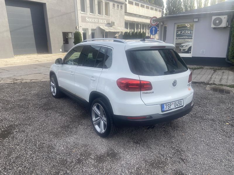 Volkswagen Tiguan (2014) 2.0 TDI - R-line CUP 4x4 - fotka 5 z 47