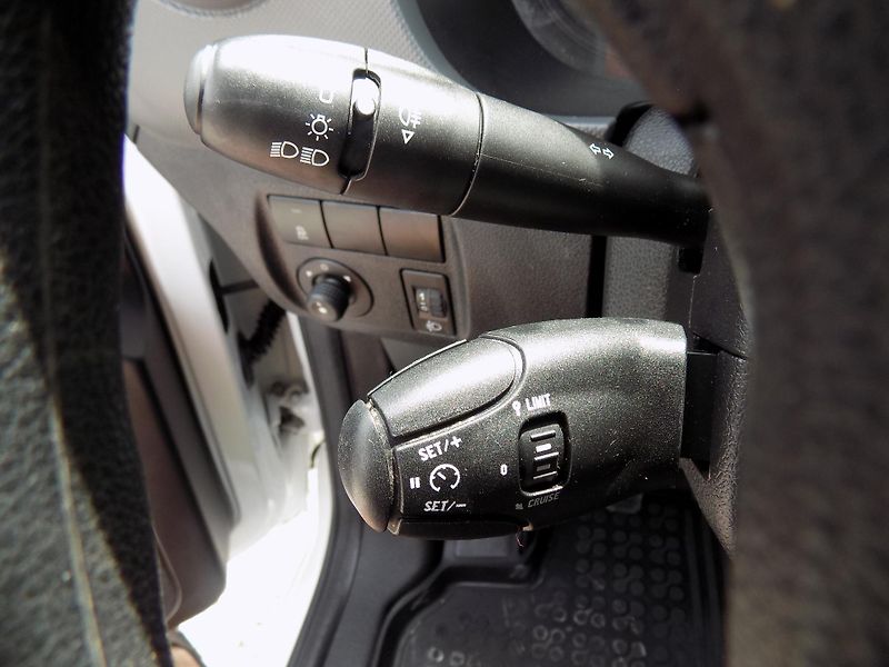 Peugeot Partner 1,6 HDI 73 KW KLIMA, TEMP, ČR - fotka 32 z 44