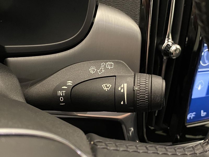 Volvo V90 T5 MOMENTUM AUT - fotka 22 z 39