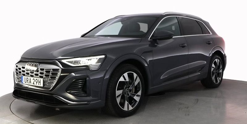 Audi Q8 e-tron 55 Quattro Kam LED Vzduch - fotka 1 z 32