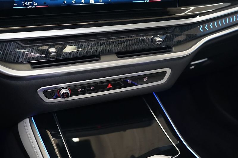BMW X5 40d xDrive, Harman/Kardon, HUD - fotka 39 z 50