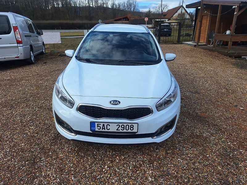 Kia Ceed (2015) 1.4 Crdi  - fotka 4 z 21