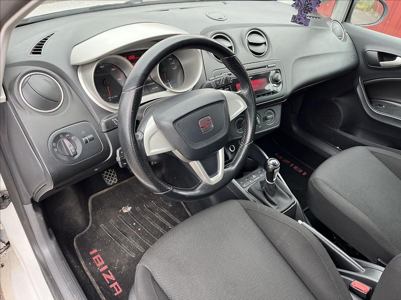 Seat Ibiza 1.6 TDi SPORT KLIMA  ROZVODY - fotka 9 z 31