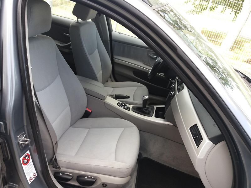 BMW Řada 3 (2010) 2.0d,105kW,VÝHŘEV.SEDADEL!! - fotka 16 z 26