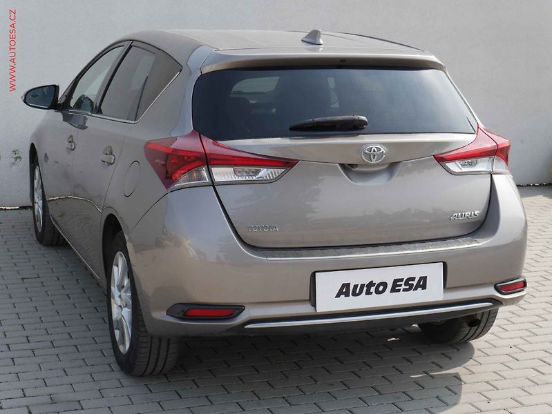 Toyota Auris (2015) 1.6 VVT-i, ČR, Active - fotka 6 z 20