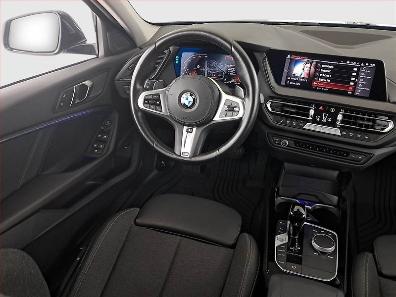 BMW Řada 1 (2023) M Sport 120i - fotka 7 z 24