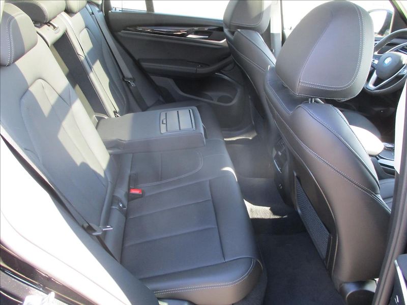 BMW X3 2,0 i xDrive 30e 215kw Hybrid - fotka 11 z 31