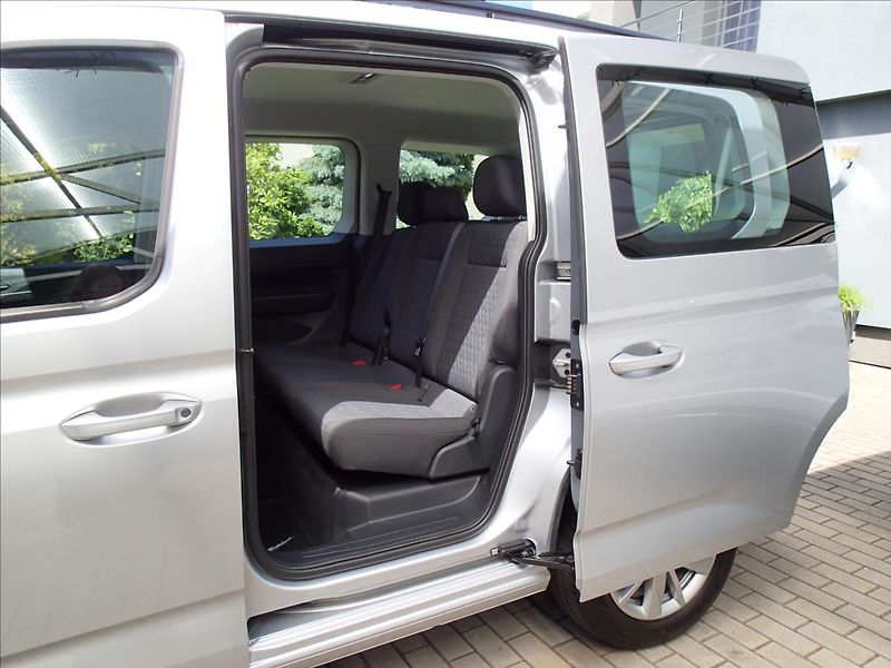 Volkswagen Caddy 1,5 1.maj. 26 000 Km, záruka - fotka 35 z 41