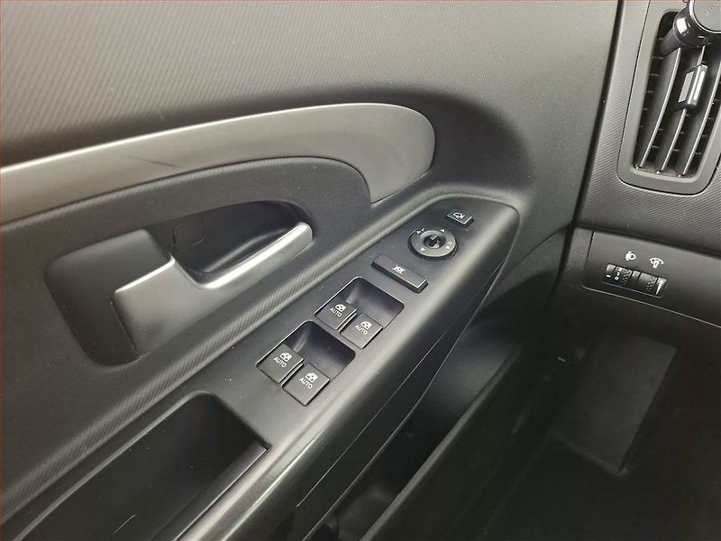 Kia Ceed (2012) 1.4 CVVT, Tempomat - fotka 14 z 14