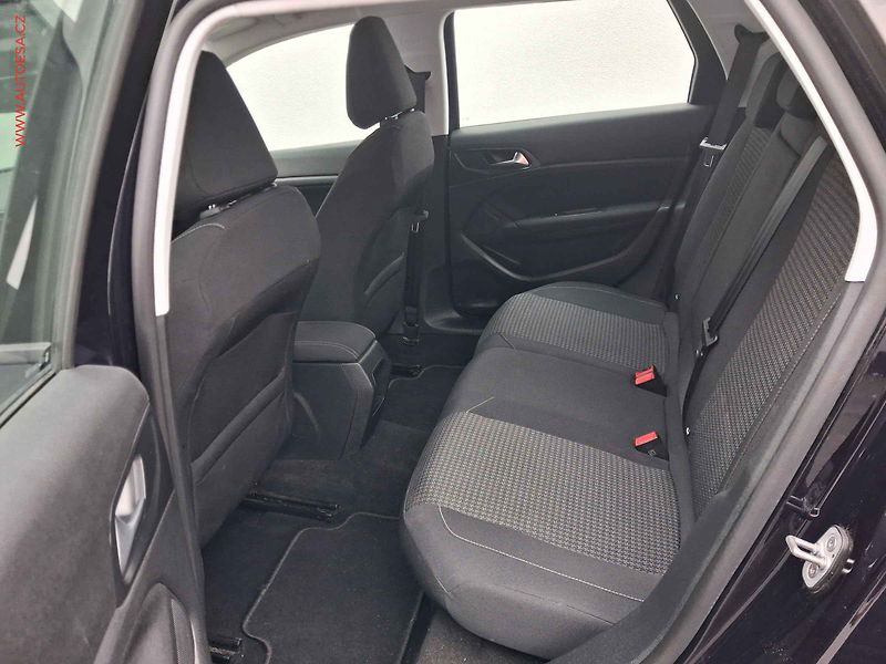 Peugeot 308 (2020) 1.2 PT, AC, park. kamera - fotka 10 z 21