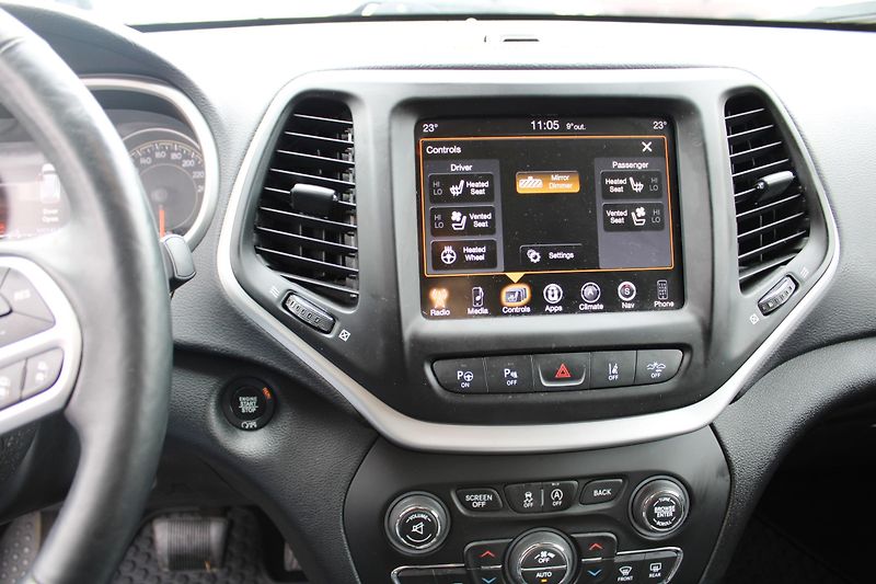 Jeep Cherokee (2018) 2,2 MJT 4X4 LIMITED KŮŽE NAVI  - fotka 20 z 22