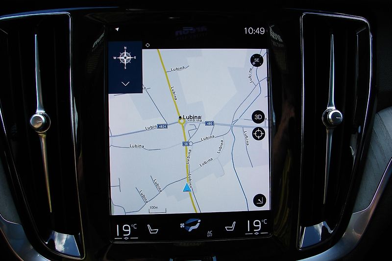 Volvo V60 CC 2.0B4 AWD MildHybrid ZADÁN! - fotka 28 z 46