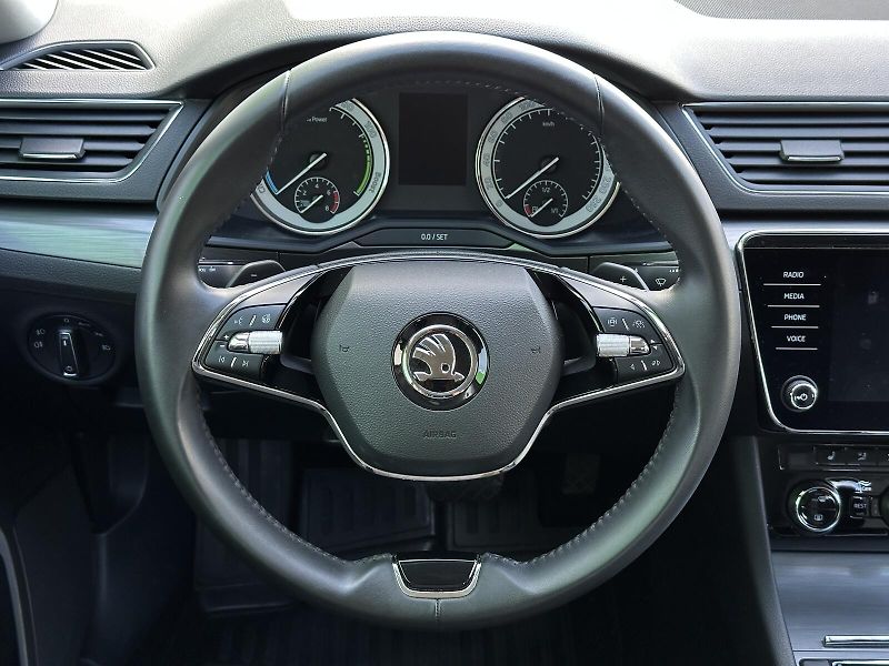 Škoda Superb 1.4TSi iV PHEV DSG 218PS KESSY - fotka 21 z 46