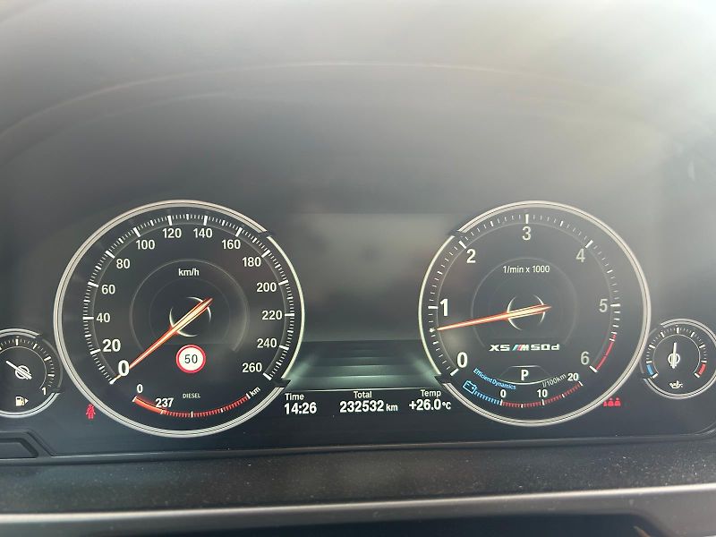 BMW X5 (2016) X5, M50D,INDIVIDUAL,2.MAJITEL - fotka 18 z 28
