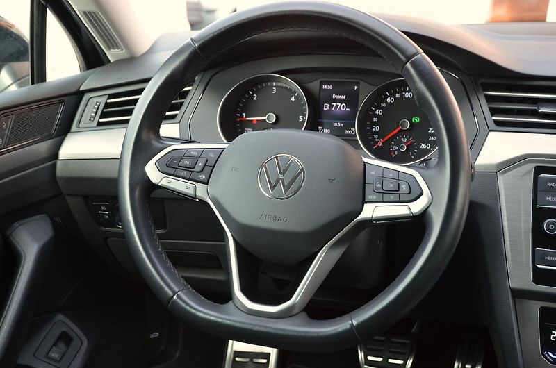 Volkswagen Passat (2021) 2.0 TDi DSG / LED / 74.300km  - fotka 20 z 35