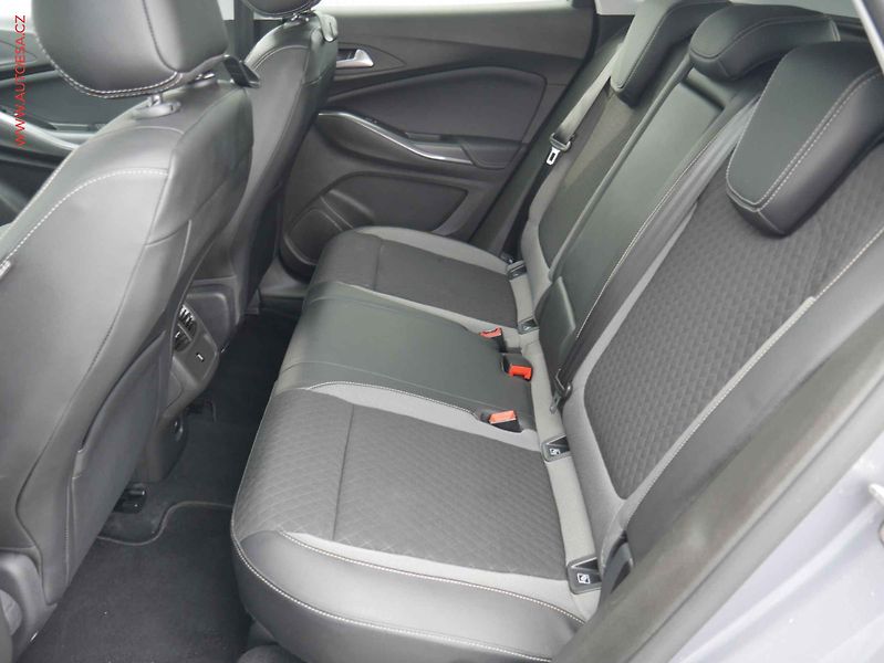 Opel Grandland X (2020) 1.2 PT, Innovation, LED - fotka 10 z 15