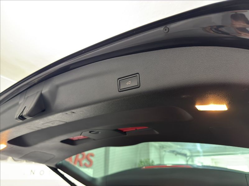 Volkswagen Sharan 2,0   TDI HIGH PANO WEBASTO TZ - fotka 33 z 40