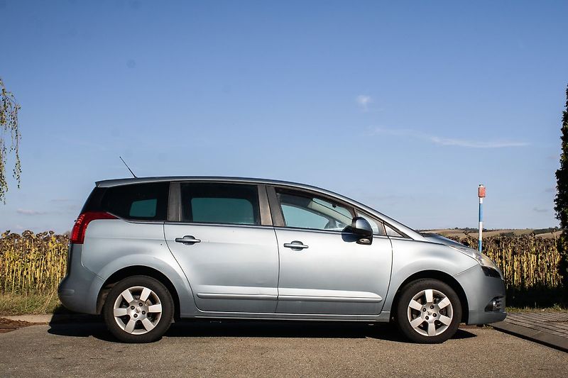 Peugeot 5008 - fotka 4 z 16