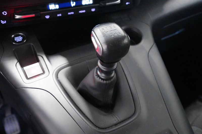 Peugeot Rifter - fotka 25 z 28