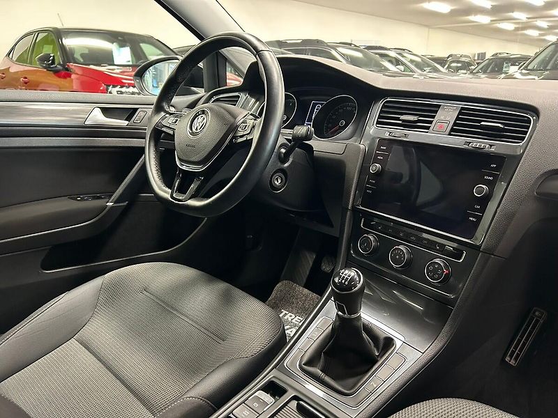 Volkswagen Golf (2019) 1.5 TGI Comfort MAN 2019 | Zár - fotka 33 z 62