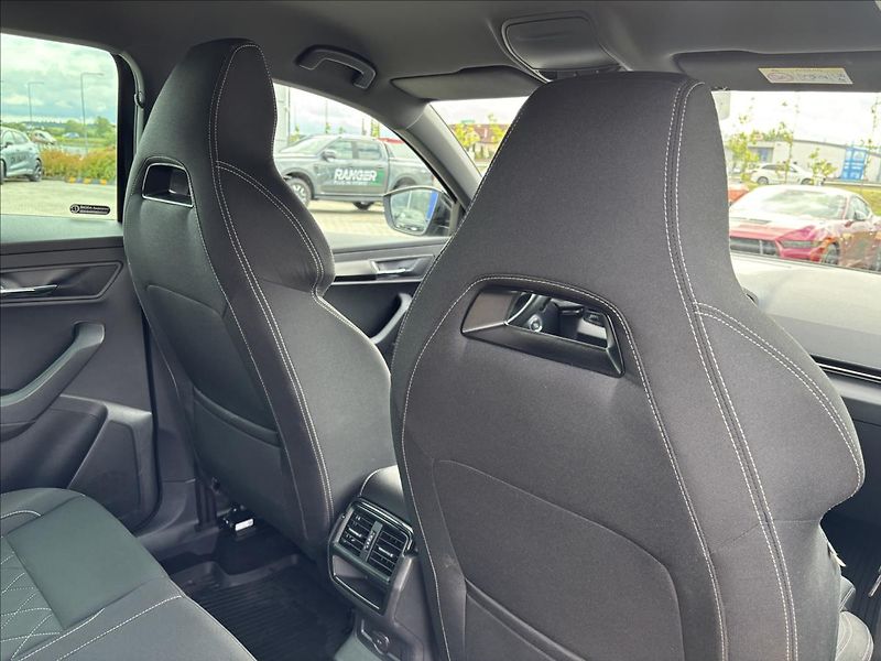 Škoda Karoq 1,5 TSI  110kW Sportline - fotka 18 z 51