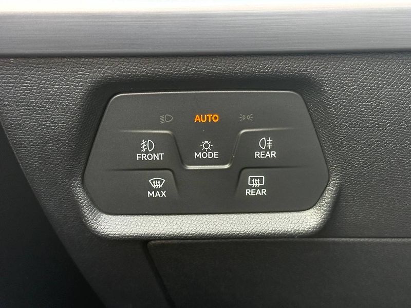 Seat Leon (2022) 1.5 TSI 96 kW FR - fotka 18 z 22