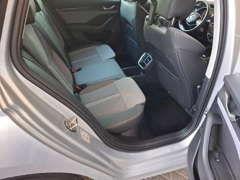 Škoda Octavia (2025) TOP SELECTION 2,0 TDI 110 KW 7 - fotka 20 z 25