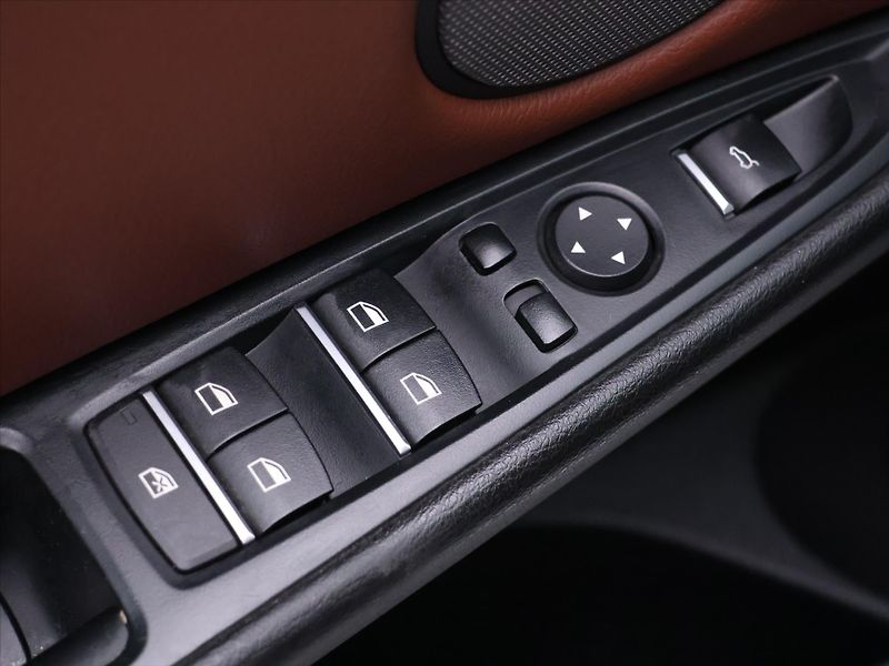 BMW X5 3,0 40d 230kW xD CZ M Paket DP - fotka 15 z 42