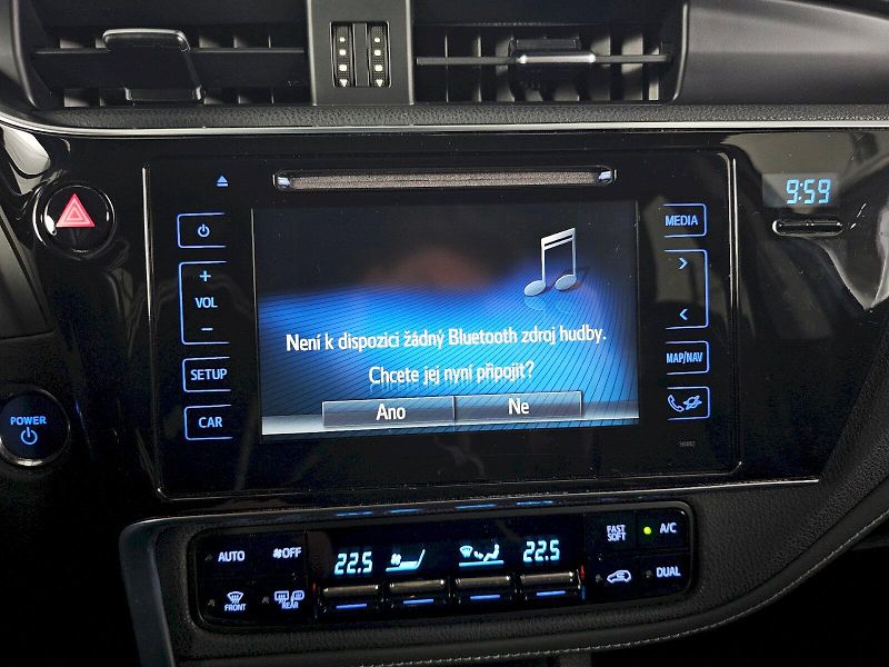 Toyota Auris (2015) TS 1.8HEV EXECUTIVE - fotka 13 z 29