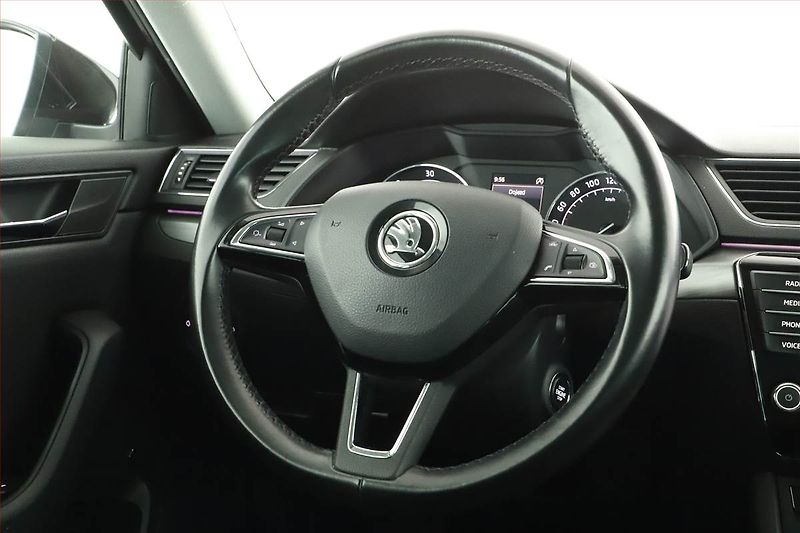 Škoda Superb (2016) Style 2.0 TDI, 4X4, Kůže - fotka 8 z 19
