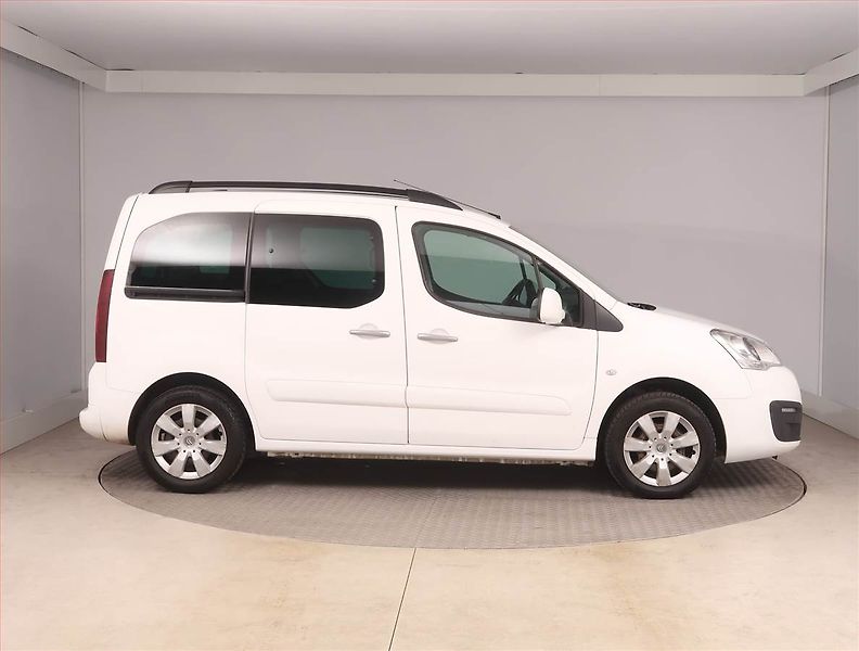 Citroën Berlingo (2018) Feel 1.6 BlueHDi, 5Míst, ČR - fotka 6 z 14