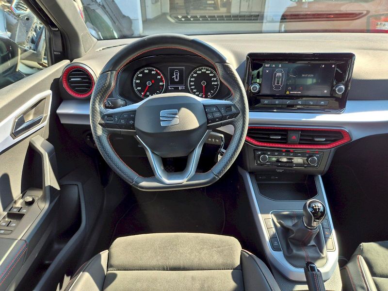 Seat Arona (2022) FR 1.0 TSI 81 kW 6°manuální - fotka 20 z 33