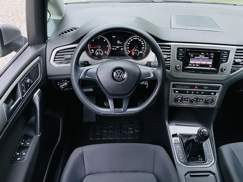 Volkswagen Golf Sportsvan 1.6TDI MANUÁL SENZORY TEMPOMAT - fotka 25 z 40