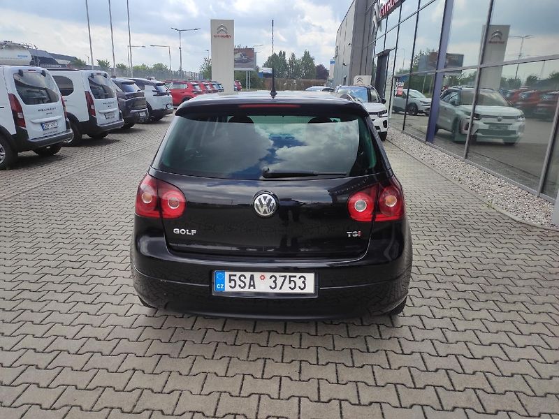 Volkswagen Golf (2008) R LINE 1.4 TSI 90 kW MAN6 - fotka 12 z 33
