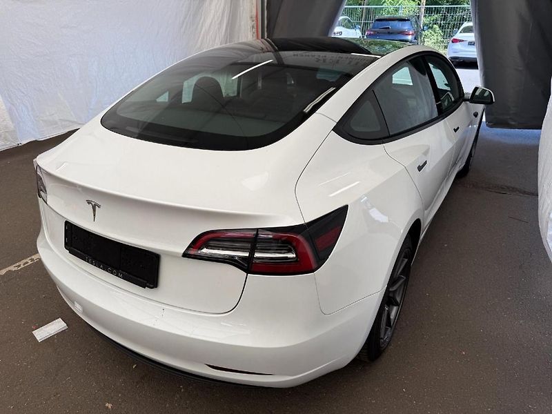Tesla Model 3 STANDART RANGE 208w SOH 96,0% - fotka 4 z 10