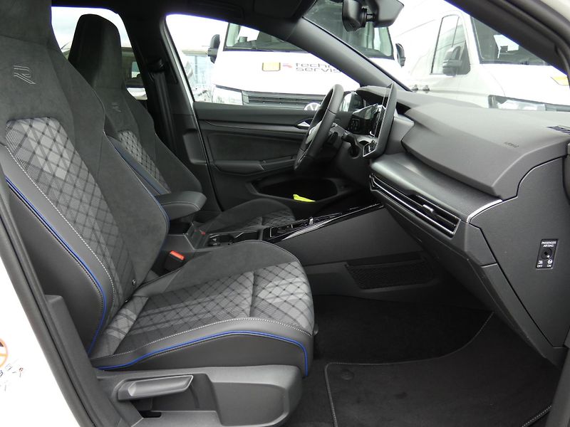 Volkswagen Golf Variant R-Line People 2,0 TDI - fotka 21 z 30