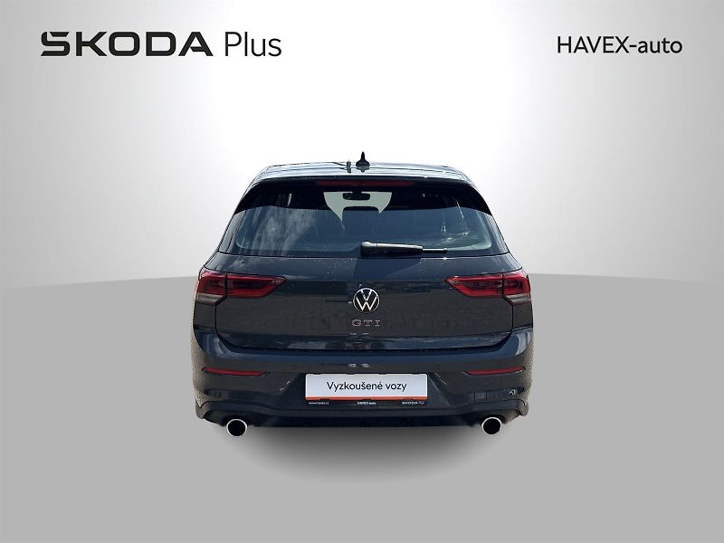Volkswagen Golf (2023) 2.0 TSI DSG GTI - fotka 32 z 32
